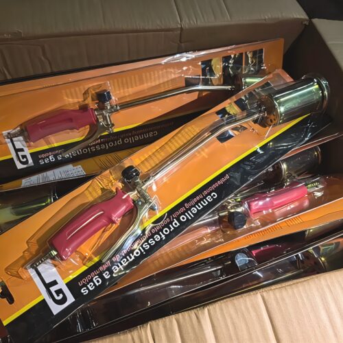 Professional gas heating torch with trigger control and extended metal wand, designed for heating, soldering, brazing, plumbing, and surface preparation. Professional LPG/Propane Gas Heating Torch