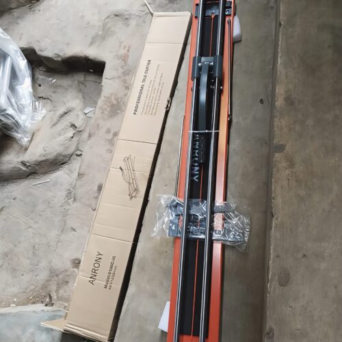 A 1200mm Tile Cutting Machine