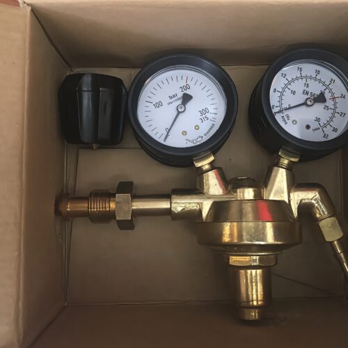 Brass Dual-Gauge CO₂ Argon Gas Pressure Regulator Brass Dual-Gauge CO₂ Argon Gas Pressure Regulator